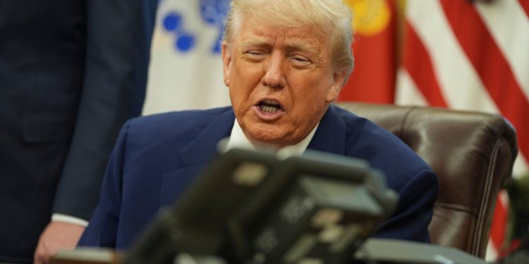 Trump kaže da je razgovor s Powellom poput “razgovora sa zidom” u najnovijem napadu nakon što Fed odluči protiv nižih stopa