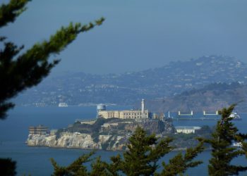 Trump naredio ponovo otvaranje zloglasnog zatvora Alkatraz: Evo koga će tamo utamničiti