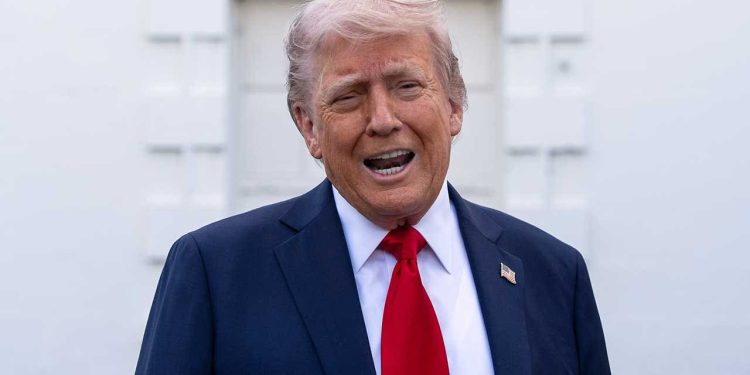 Trump podmazuje glasine da će tražiti termin treće Bijele kuće