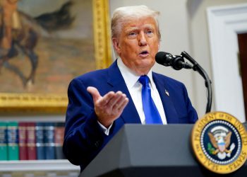 Trump ponavlja osporava tvrdnju da bijeli poljoprivrednici koji pate ‘genocid’ u Južnoj Africi kao prve ‘izbjeglice’ uleteju u nas