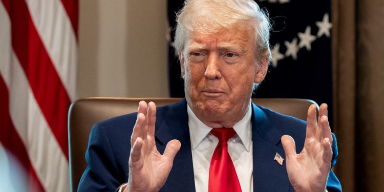 Trump preuzima Hollywood, Alcatraz, Ai Pope naziva šalom