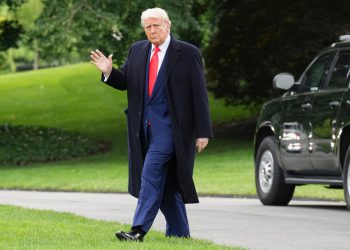 Trump prijeti 25% tarife na Apple iPhone i 50% na EU proizvode od 1. lipnja