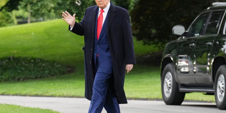 Trump prijeti 25% tarife na Apple iPhone i 50% na EU proizvode od 1. lipnja