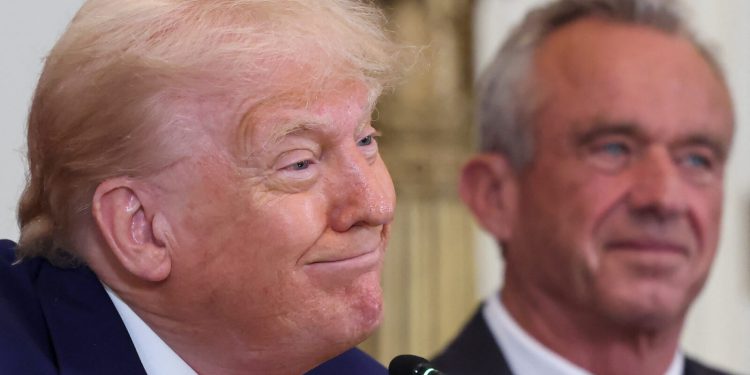 Trump prijeti snažnim udarom na EU: ‘Preporučujem carine od 50%’