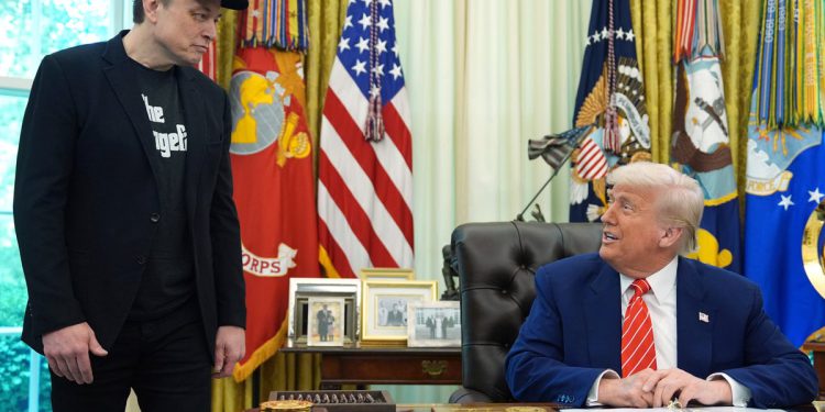Trump ramelji tvrdnje o Muskovoj uporabi droge – ali Bijela kuća je “drago mi je vidjeti leđa”