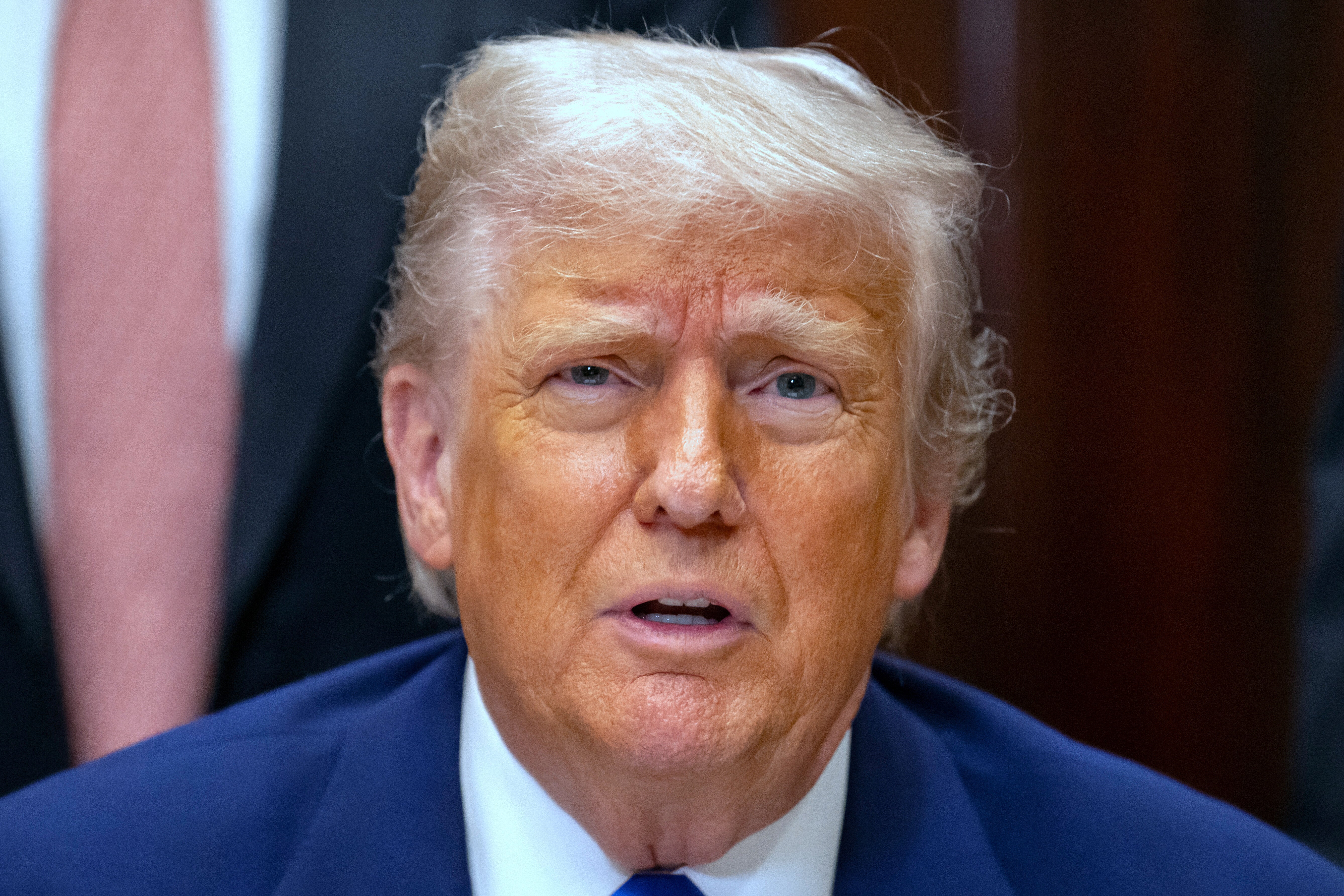 Inflacija se lagano ohladila nakon što su na snagu stupile trgovinske tarife predsjednika Donalda Trumpa, navodi se danas u izvješću Ministarstva rada. Trump vjeruje da će njegove tarife povećati američku proizvodnju i stvoriti više radnih mjesta.
