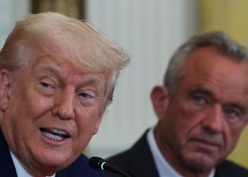 Trump zaprijetio carinama od 25% na iPhone i 50% na robu iz EU, burze u slobodnom padu