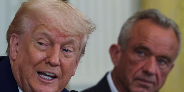 Trump zaprijetio carinama od 25% na iPhone i 50% na robu iz EU, burze u slobodnom padu