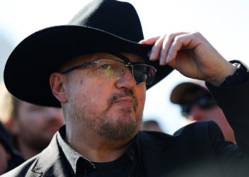 Trumpov odvjetnik pomilovanja razmatra punu milost za osnivača zakletve Stewart Rhodes i članove za zločine 6. siječnja