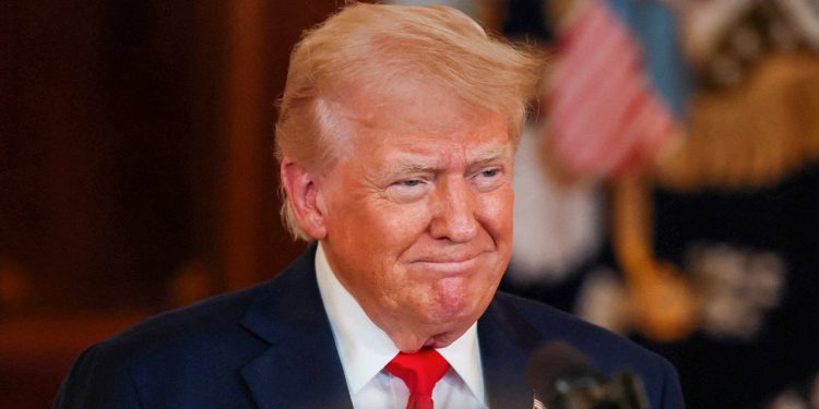 Trumpova ai-generirana papa slika iskriva miješane reakcije nakon posjeta Vatikanu