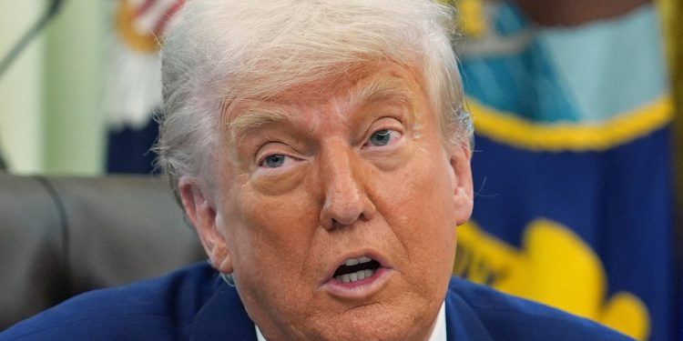 Trumpova masovna otpuštanja saveznih radnika moraju ostati na čekanju, sudskim pravilima