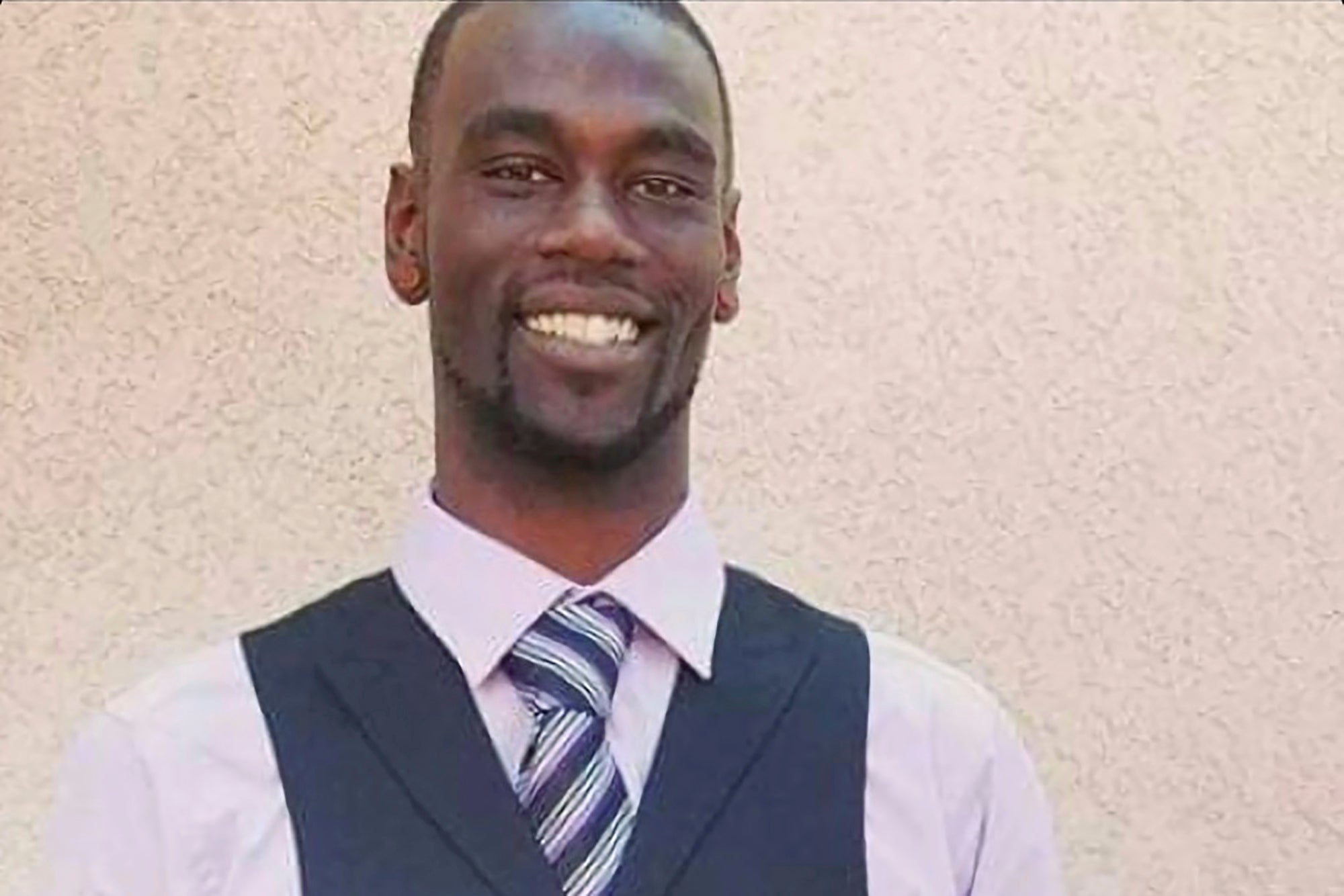 Tire Nichols pobijedili su policajci Memphis nakon što su 7. siječnja 2023. pokušali pobjeći od prometnog zaustavljanja prije nego što su tri dana kasnije podlegli svojim ozljedama