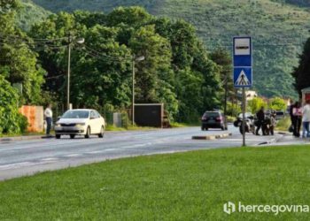 U Vrapčićima se sudarili motocikl i automobil