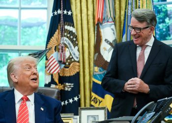 UK-u-nas trgovinski sporazum: Trump smanjuje tarife na britanski čelik i automobile u povijesnom dogovoru sa Starmerom