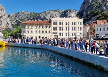 Učenici Osnovne škole Josip Pupačić vraćaju život u more