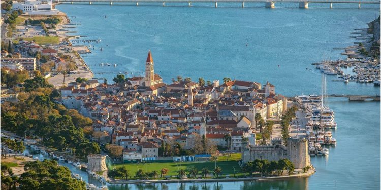 Ugašena podružnica Domovinskog pokreta u Trogiru