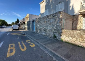 Uklonjena oštećena autobusna stanica u Ulici Iva Vojnovića