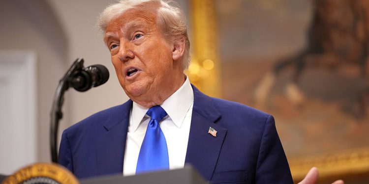 Ukrajine razgovori neće napredovati ako se ‘Putin i ja okupljamo’ – Trump – RT World News