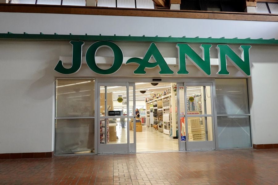 Joann, ranije poznata kao Jo-Ann Fabrics, nedavno je popisala za bankrot po drugi put u manje od godinu dana.