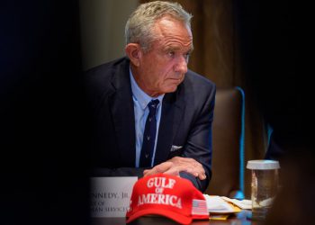 Upozorenja zbog posjekotina dogea i RFK jr u organizaciju koja starije ljude drži u njihovim domovima