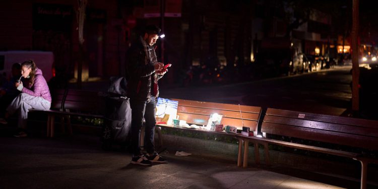 Upozorenje dok je Španjolska pretrpjela više incidenata u nakupljanju do potpunog zamračenja