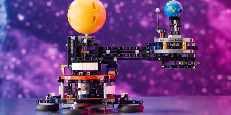 Uštedite 20% od Lego Technic Planeta Zemlje i Mjesec u orbiti