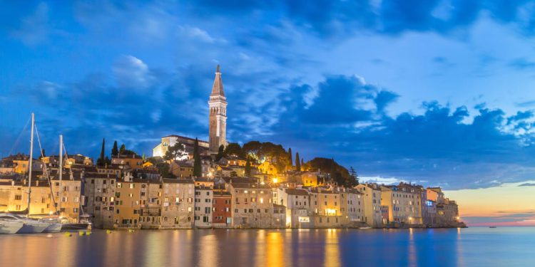 Utorak promjenjiv, uz laganu južinu, ponegdje kišu i grmljavinu