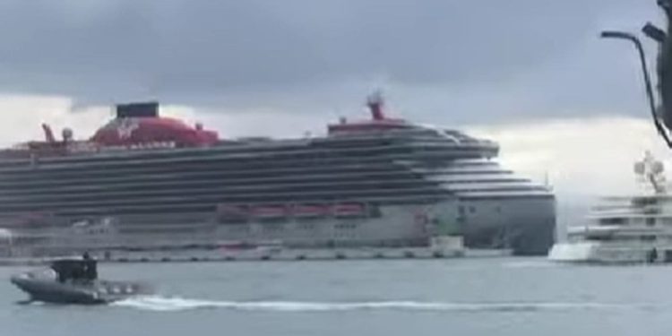 VIDEO: Bransonov cruiser za odrasle doplovio u Split