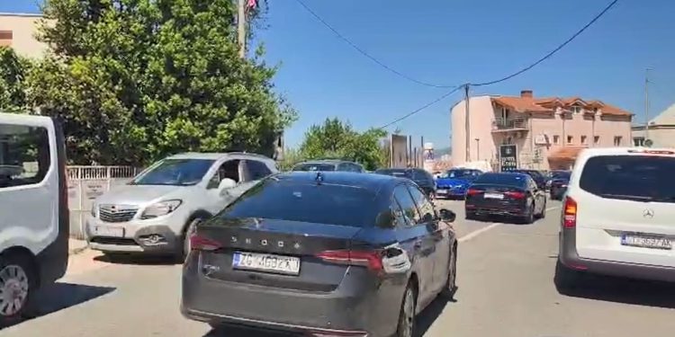 (VIDEO) Čitatelj: “Ovako su se Splićani razmicali na Jadranskoj magistrali da Plenković ne zakasni podržati Šutu”