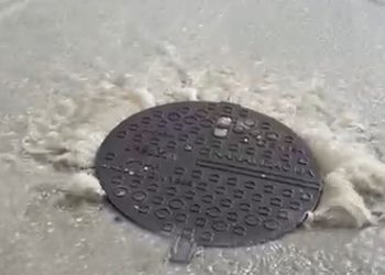 VIDEO Jaka kiša i nevrijeme u Splitu, na Kili “plivale” šahte