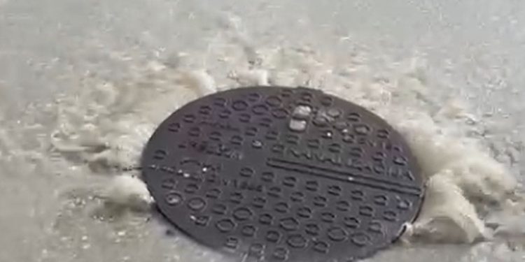 VIDEO Jaka kiša i nevrijeme u Splitu, na Kili “plivale” šahte