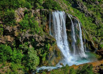 VIDEO Slap u Dalmatinskoj zagori je neotkriveni biser Hrvatske. Evo i dokaza