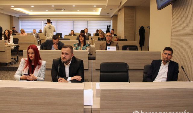 VIDEO ‘Ubaciš meso, ispada kobasica’: Salmir Kaplan objasnio kako Vlada HNŽ dijeli novac iz tekuće rezerve