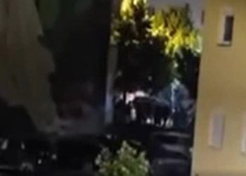 VIDEO Ultrasi pjevali himnu HVO-a u Šantićevoj ulici u Mostaru