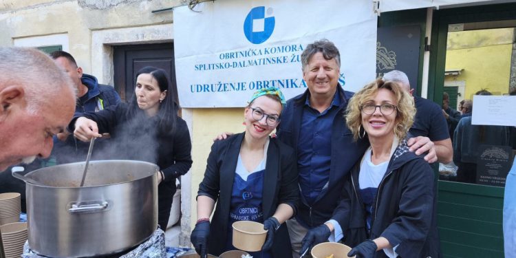 VRIDNE RUKE Omiški obrtnici proslavili Dan grada uz gastronomsku feštu i frizersku reviju