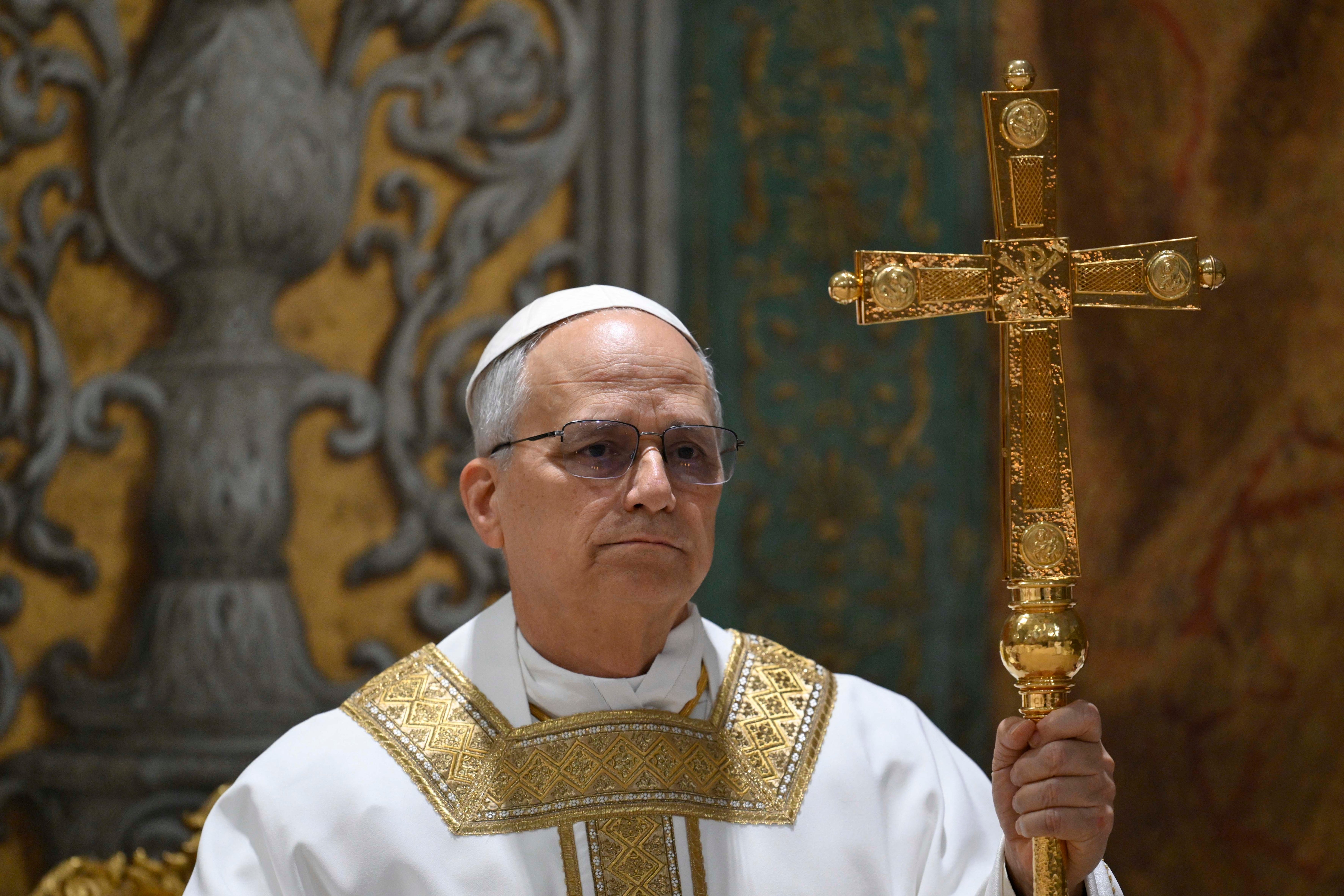 Papa Leo XIV ima posebna porezna razmatranja, ali nije izuzetan od IRS -a, tvrde stručnjaci. Kao prvi papa u Americi, Leova porezna situacija je 'neviđena'.