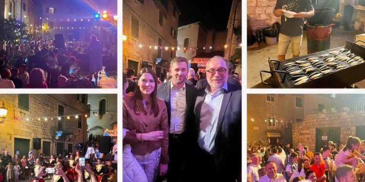 Velika fešta u Varošu u Splitu. Donosimo nekoliko fotografija s večerašnje svečanosti