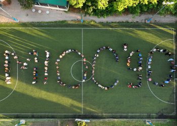 Veliko okupljanje bivših maturanata splitskog MIOC-a: Pogledajte kako su proslavili 35. obljetnicu i zašto su 60 sekundi šutjeli
