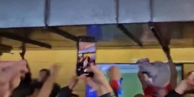 Video Zbor obožavatelja Liverpoola za crkvu. I da je zadirkivao Juve …