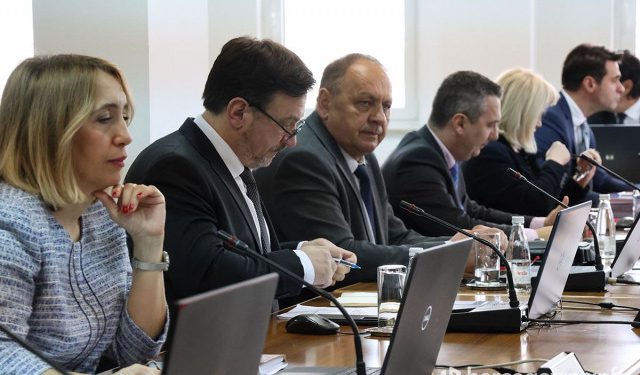 Vlada Federacija BiH odobrila isplatu pomoći za 2.945 korisnika