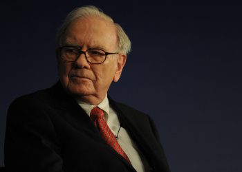 Warren Buffett slama Trumpove tarife – RT Business News