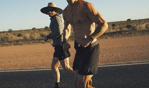 William Goodge: Muški model koji pokušava oboriti rekord za trčanje gotovo 4000 km od Pertha do Sydneya pogođen je navodima o varanju bombe