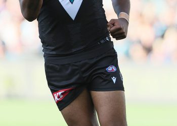 Willie Rioli: Footyjeva zvijezda s najmanjim brojama čini se bombama nakon skandala nad svojim prijetećim tekstom suparničkom igraču AFL-a eksplodirala