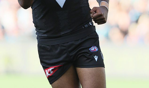 Willie Rioli: Footyjeva zvijezda s najmanjim brojama čini se bombama nakon skandala nad svojim prijetećim tekstom suparničkom igraču AFL-a eksplodirala