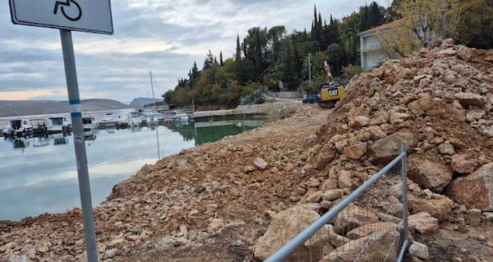 ŽLU Crikvenica i Grad Crikvenica ignoriraju peticiju i volju 460 ljudi, a sve su nam porušili!