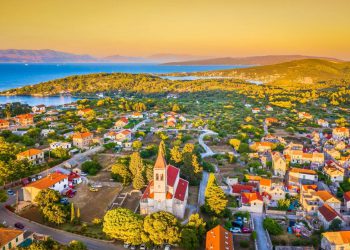 Zanimljiva priča o otoku Šolti i jednoj vinskoj sorti autora Vicka Kaštelanca