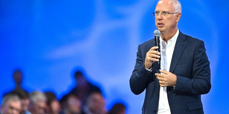 Zapadne tvrtke tiho se vraćaju u Rusiju – Putin Aide – RT Business News