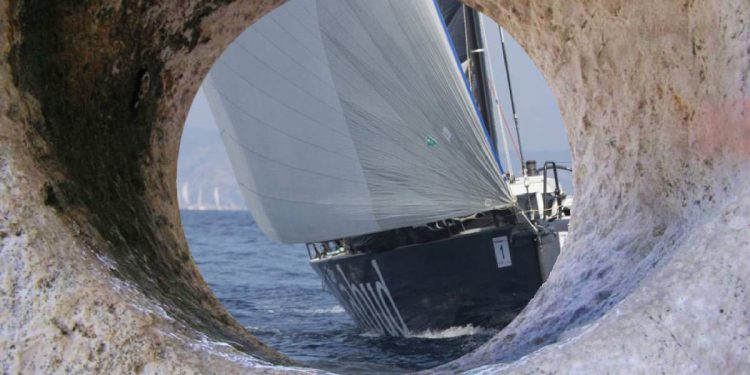 Započela 34. Komiška regata – 57 jedrilica od Splita do Komiže