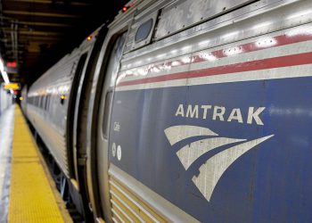 Zaposlenici Amtrak -a zabranili su tvrtku za milijune prijevara medicinskog osiguranja, kažu zvaničnici