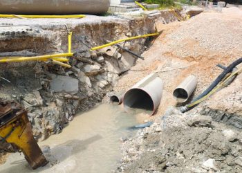 Zbog radova na šetnici plaže Trstenik moguće je povremeno zamućivanje mora